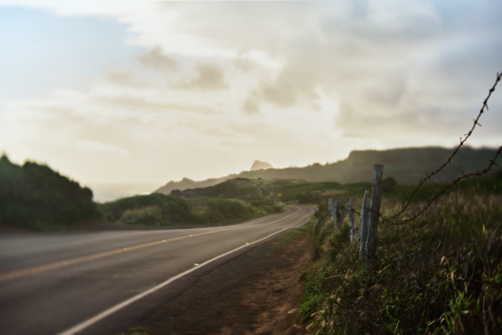 photographie de chaussée de route