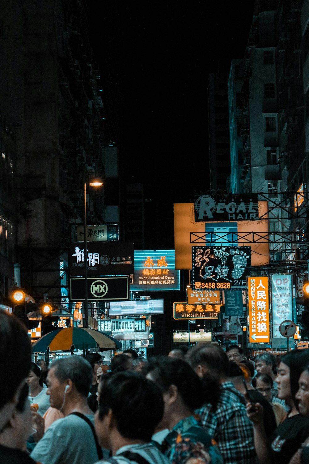 group of people near the buidling