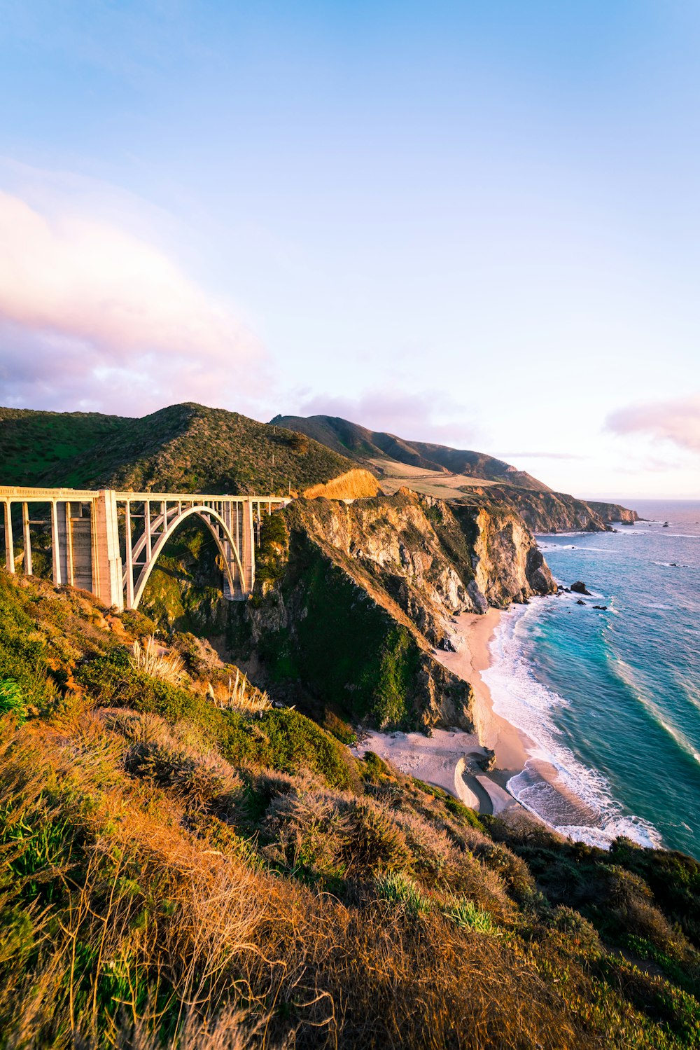 Fotografía de paisaje de acantilado