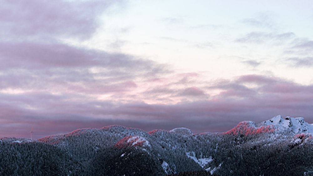 Fotografía de paisaje de montaña