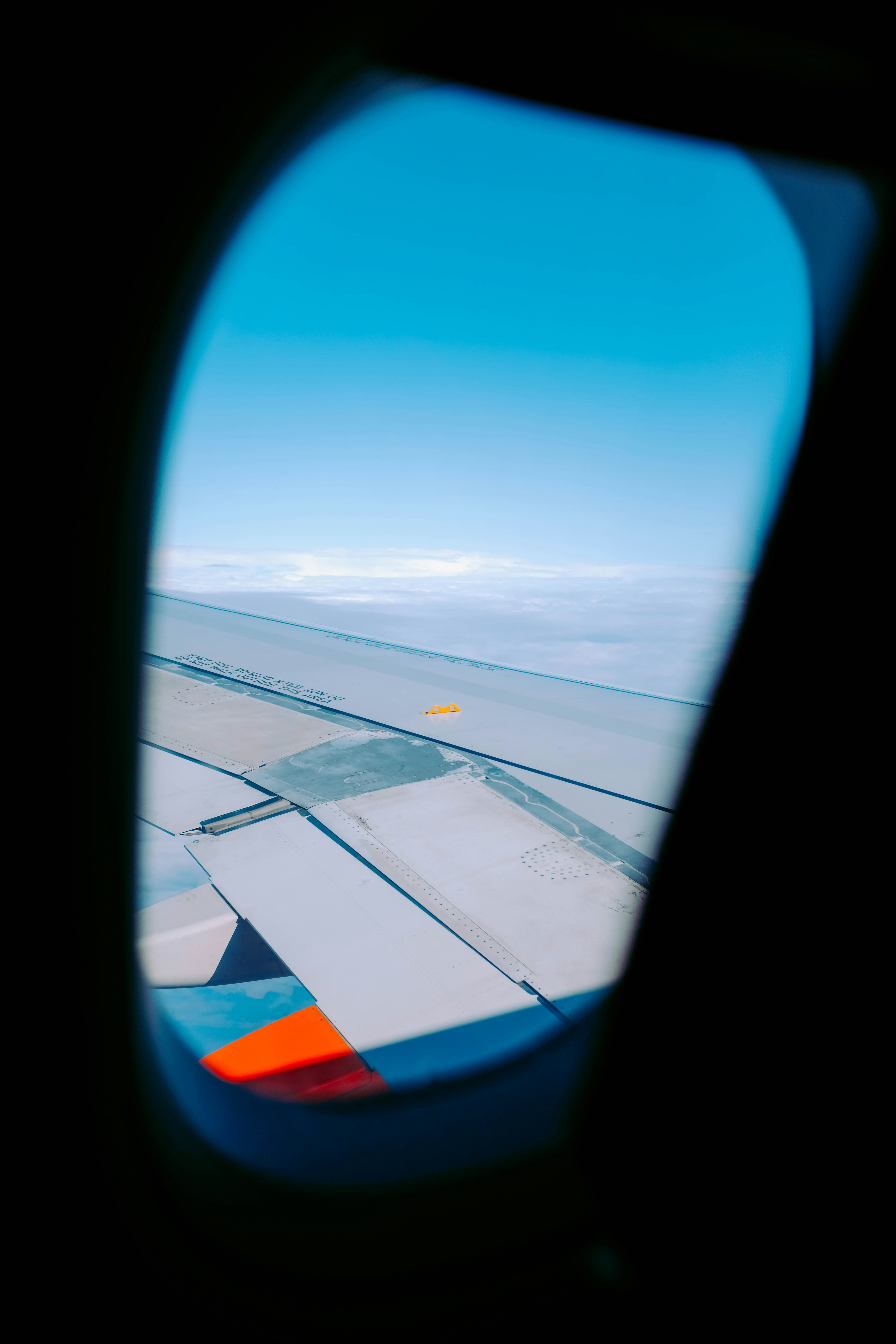 Photo by adrienolichon