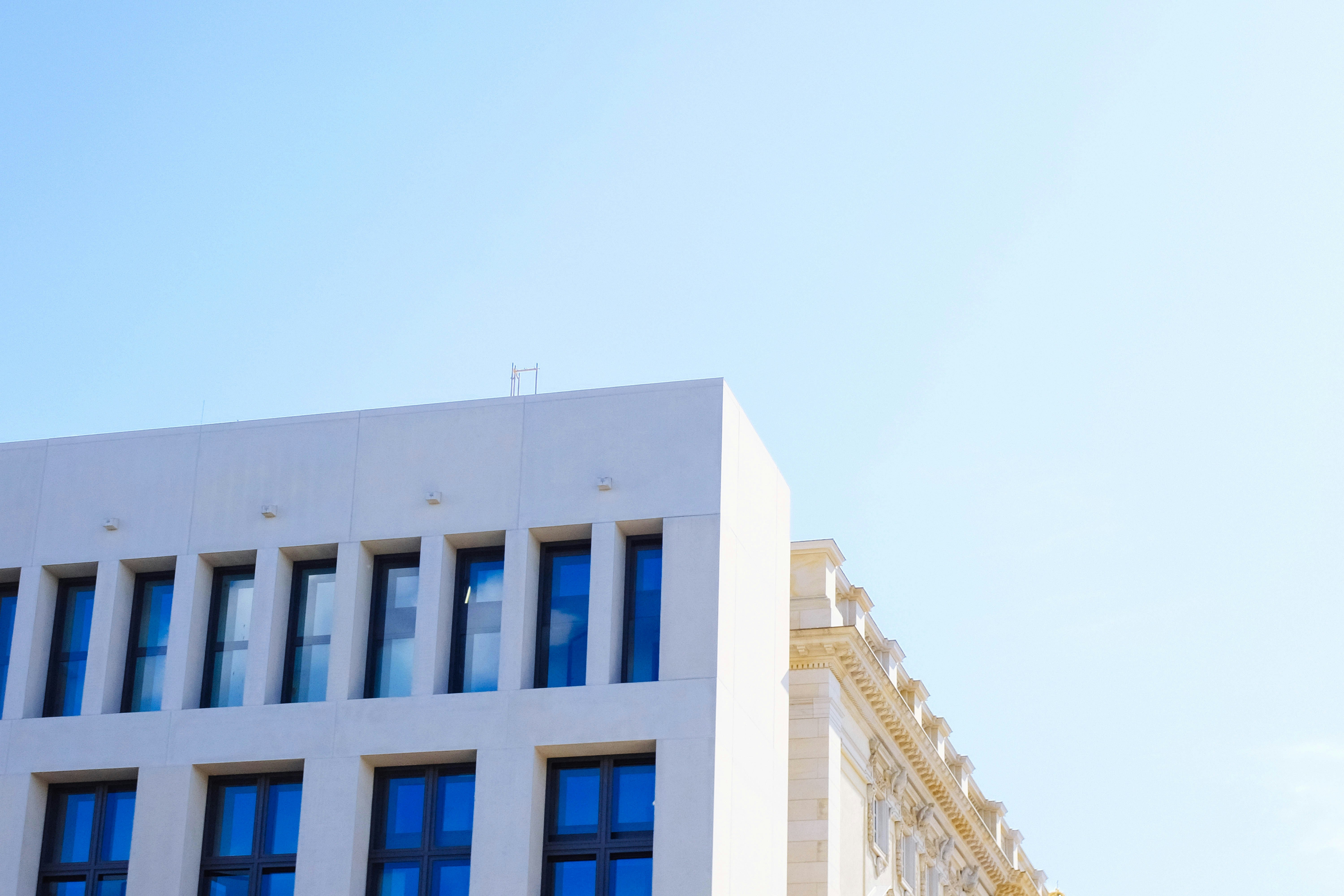 Photo by adrienolichon