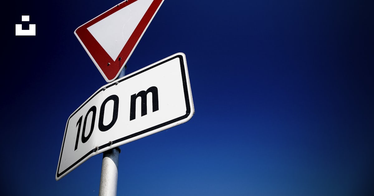 100 meters road sign photo – Free Bayreuth Image on Unsplash