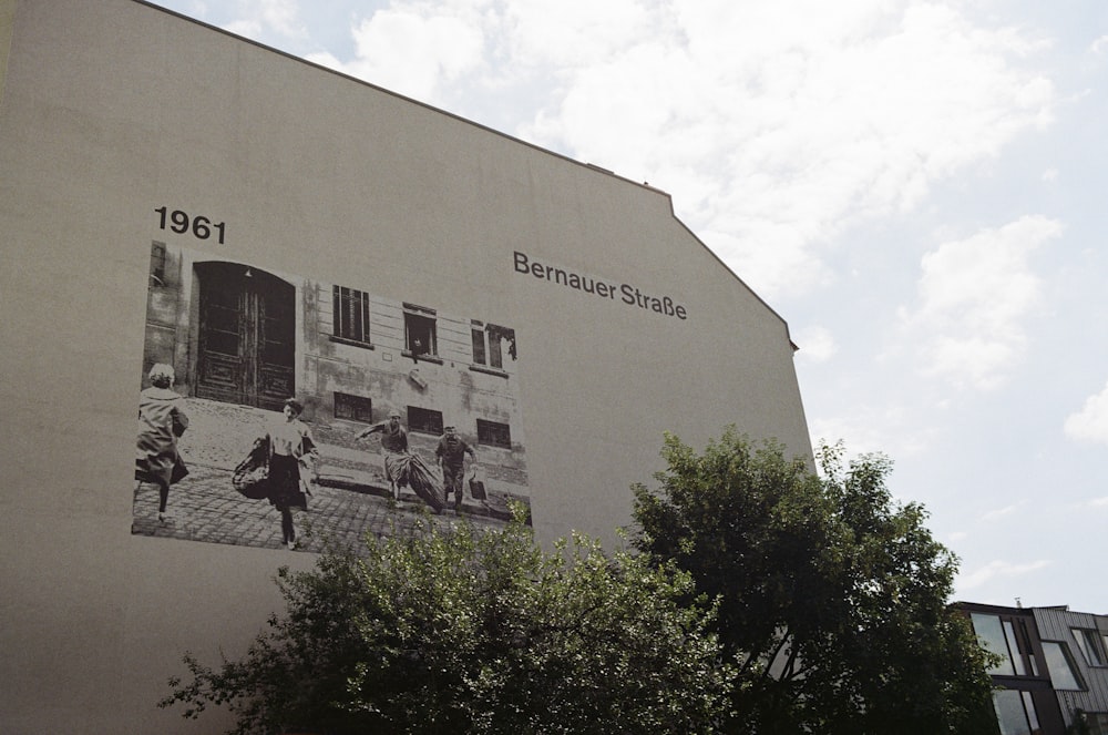 1961 Bernauer building