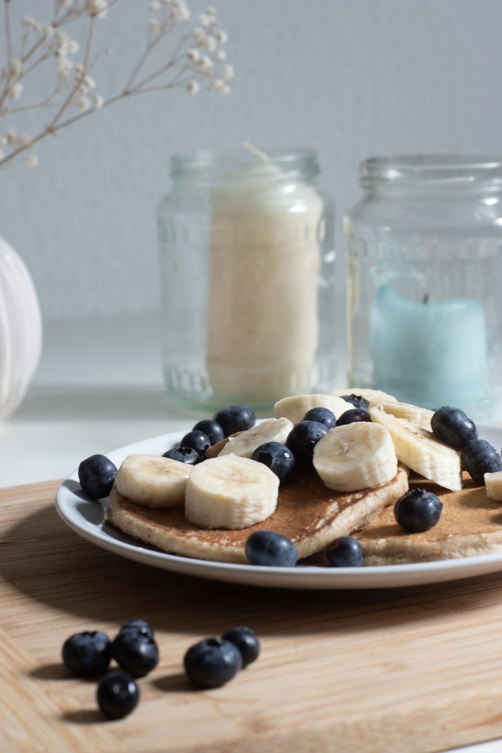 blueberries and sliced banana