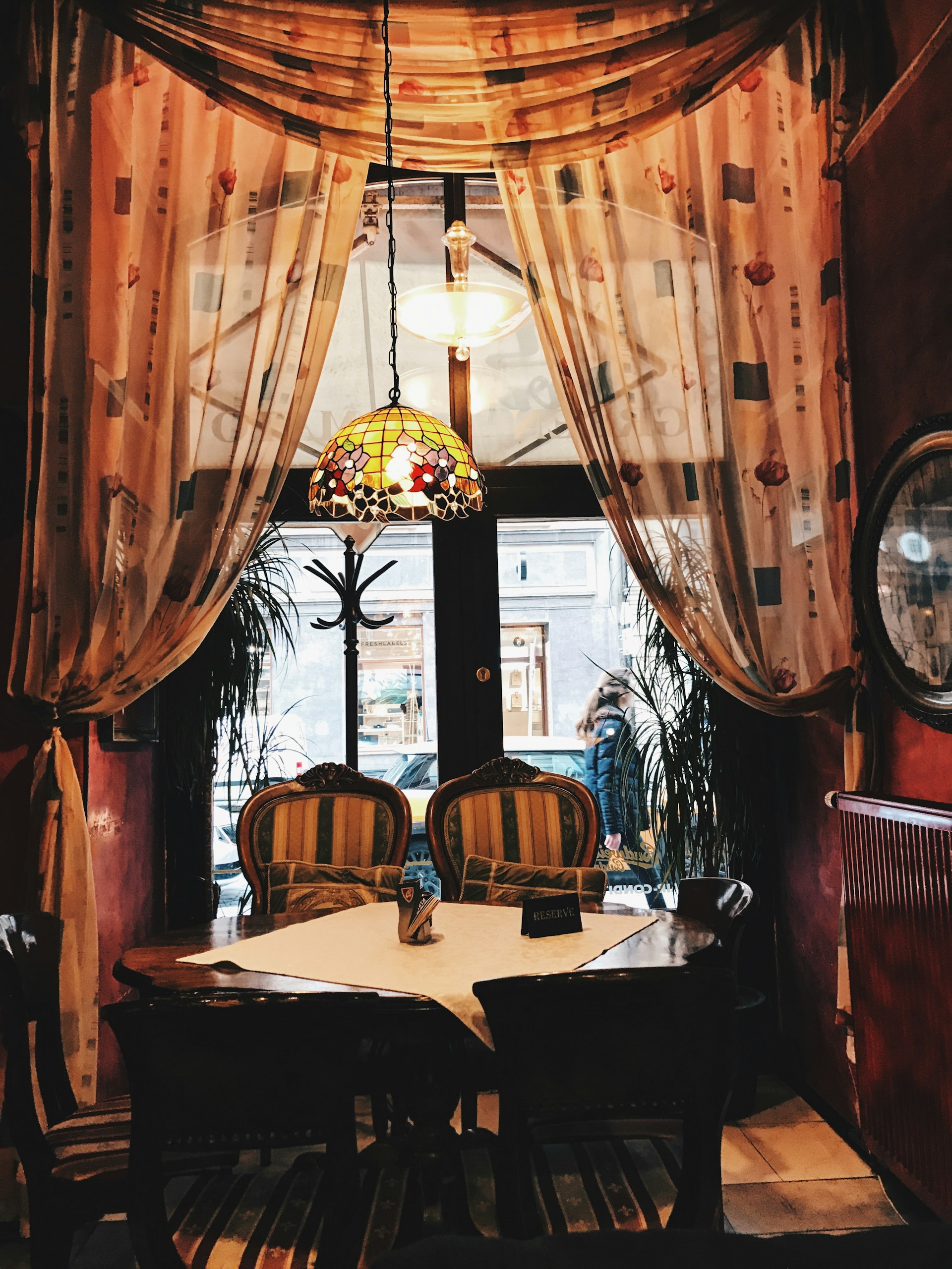 gray computer monitor