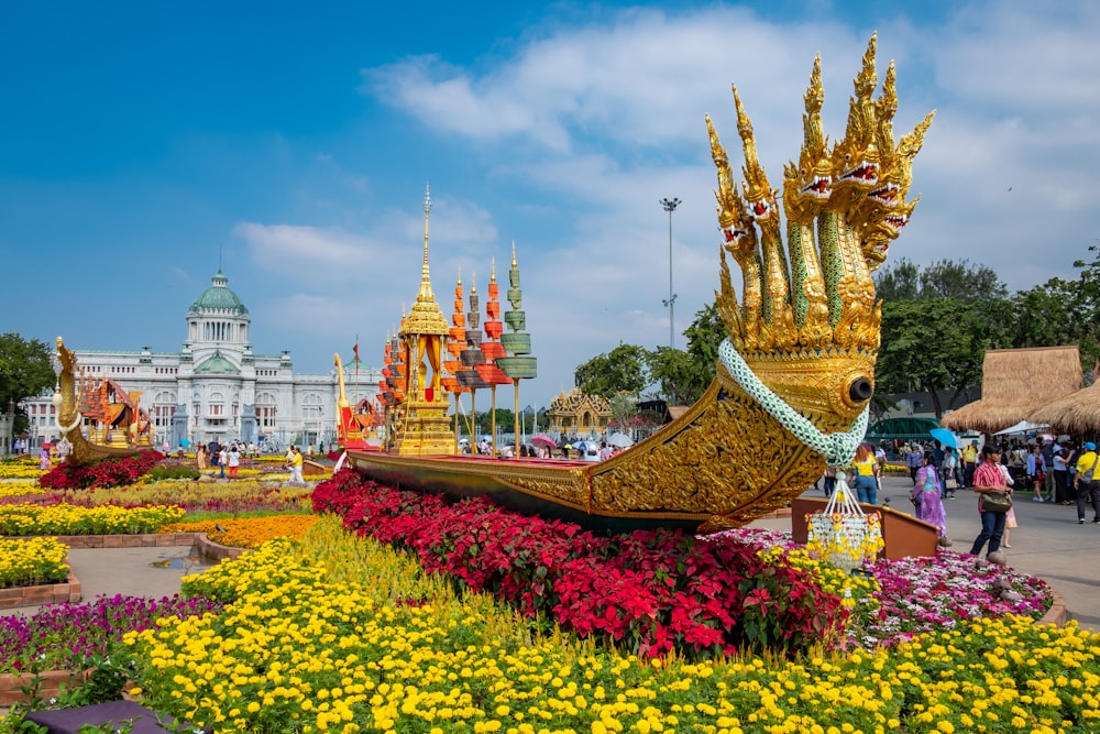 golden boat statue