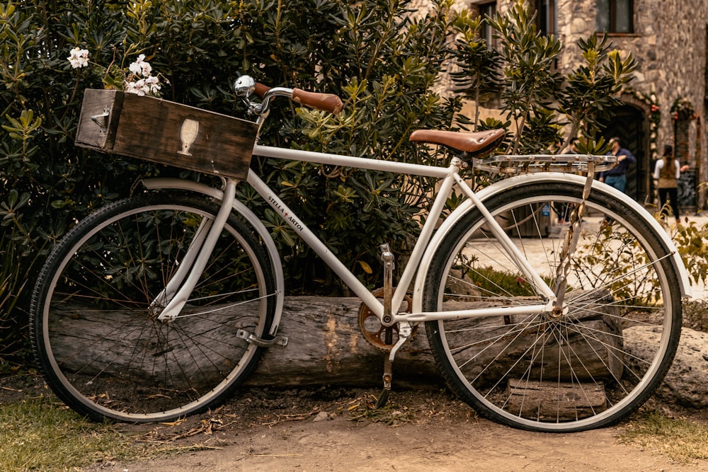 white bikw