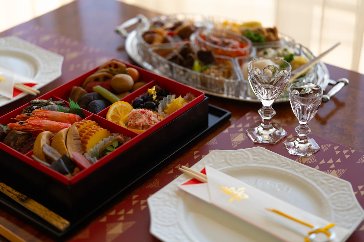 ইজাকায়ায় পরিবেশিত ছোট ছোট ডিশের সংগ্রহ