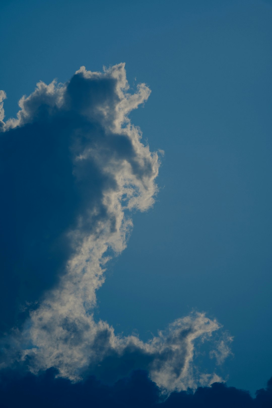 blue and white cloudy sky