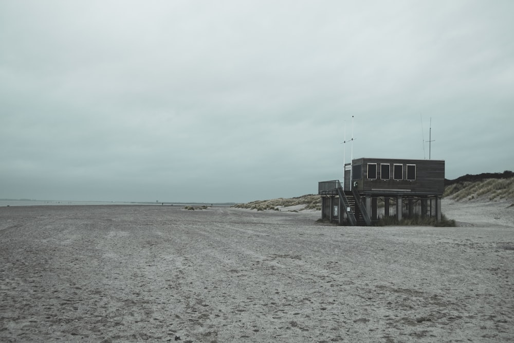 grey and brown concrete house