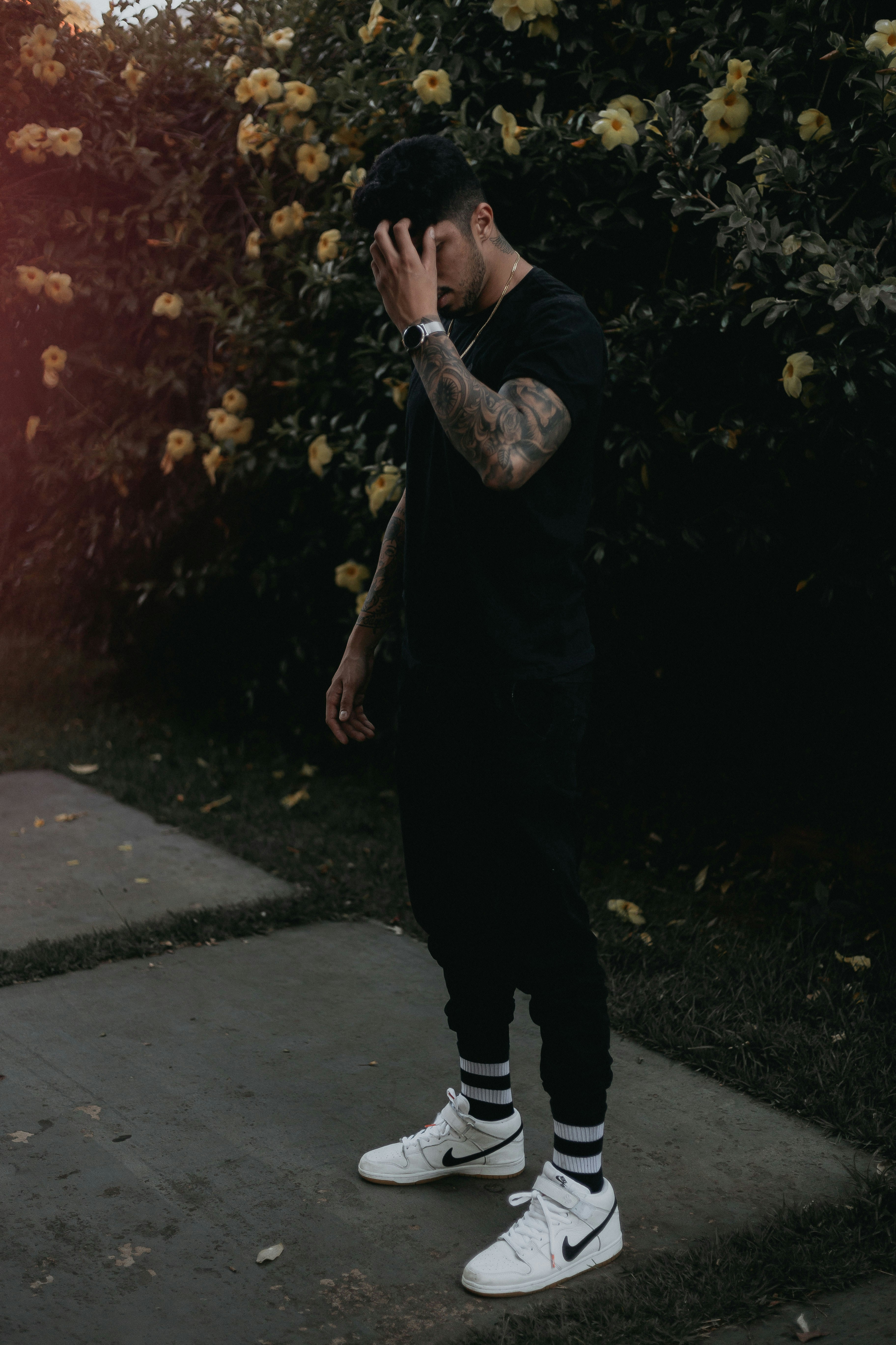 Татуировки у мужчины как объект съемки