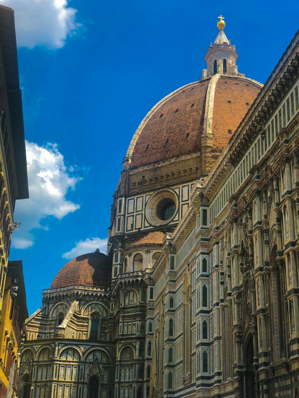 Catedral de Florencia, Italia bajo el cielo azul