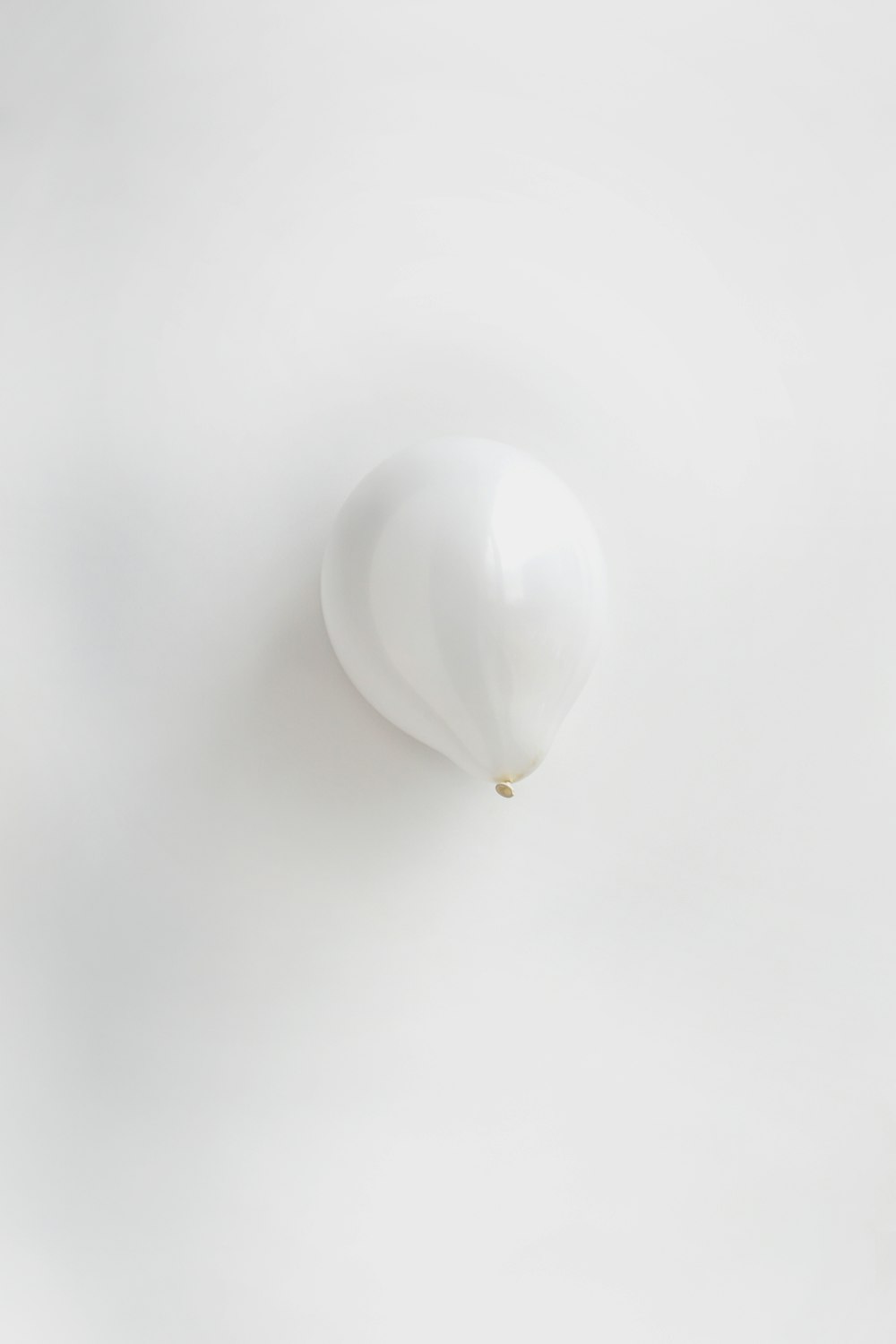 weißer Luftballon