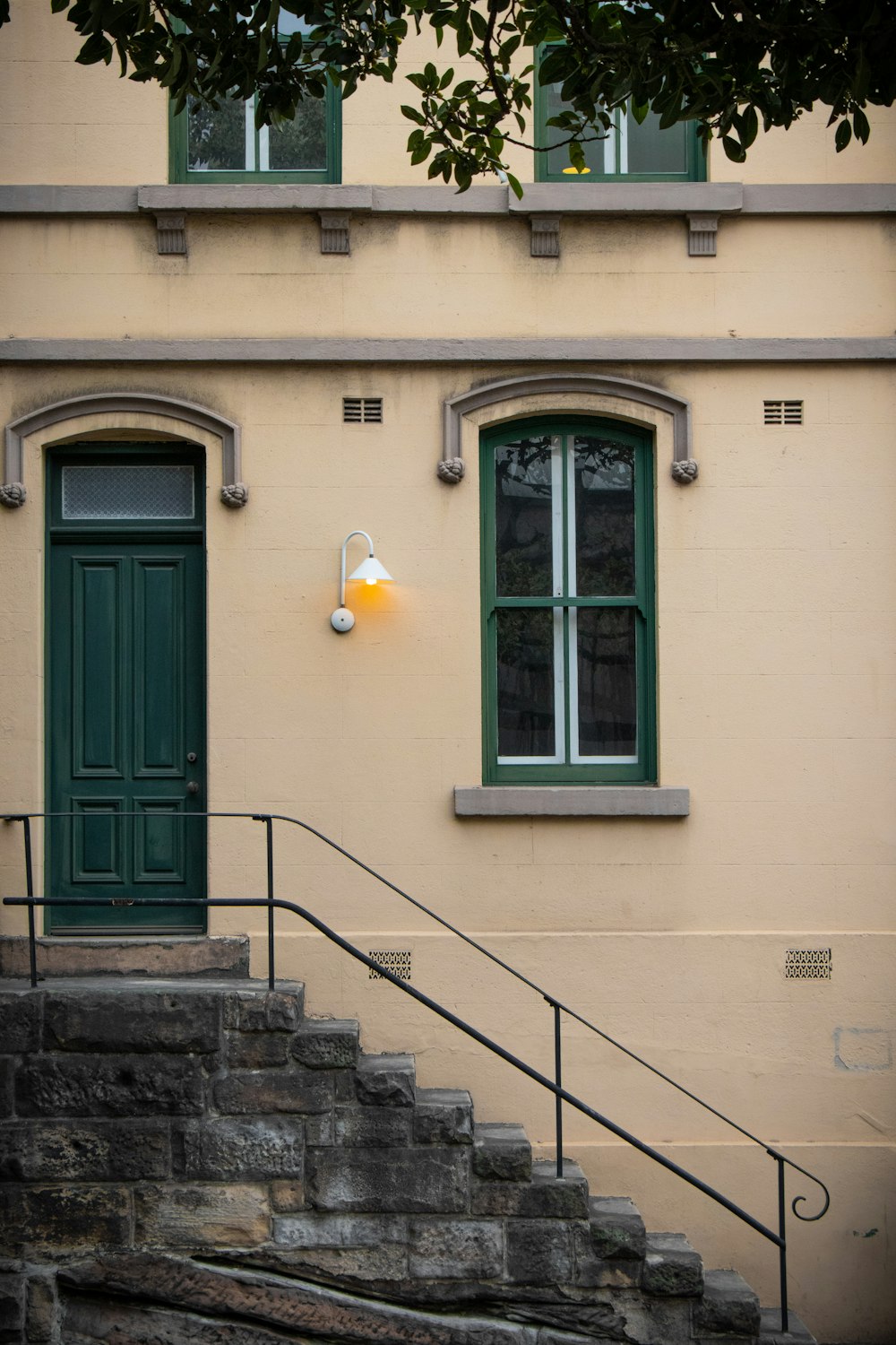 shallow focus photo of house front