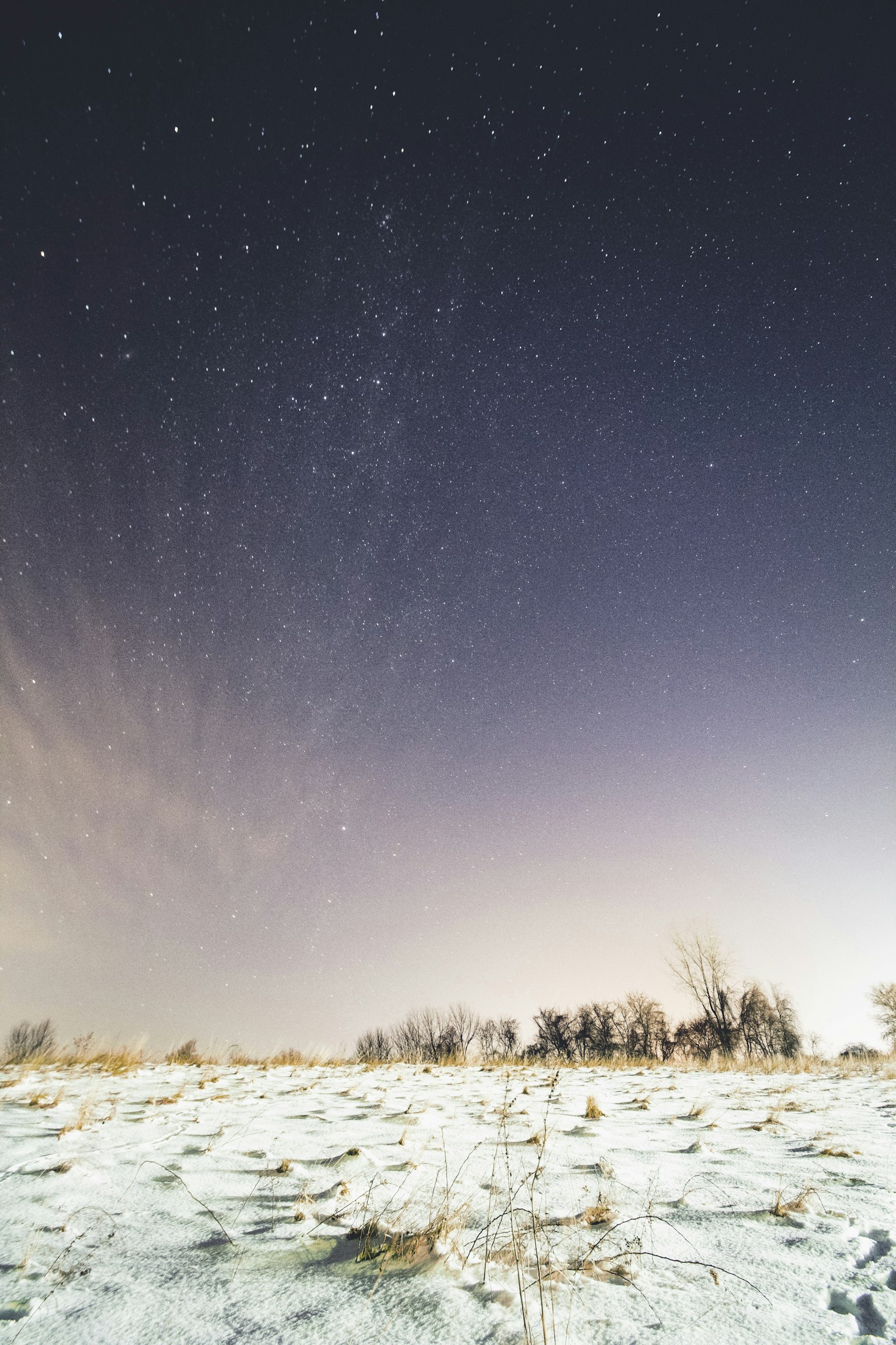 Canon EOS 1200D (EOS Rebel T5 / EOS Kiss X70 / EOS Hi) + Canon EF-S 10-18mm F4.5–5.6 IS STM sample photo. Snow-covered ground under sky photography