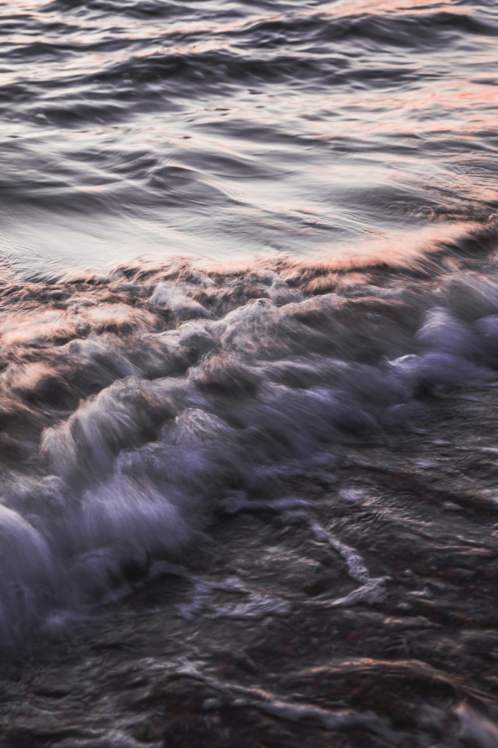 ocean wave during day