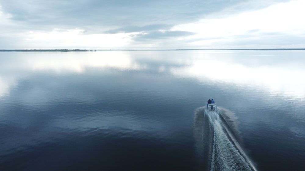 white speedboat