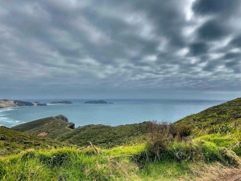 ocean cover under dark clouds