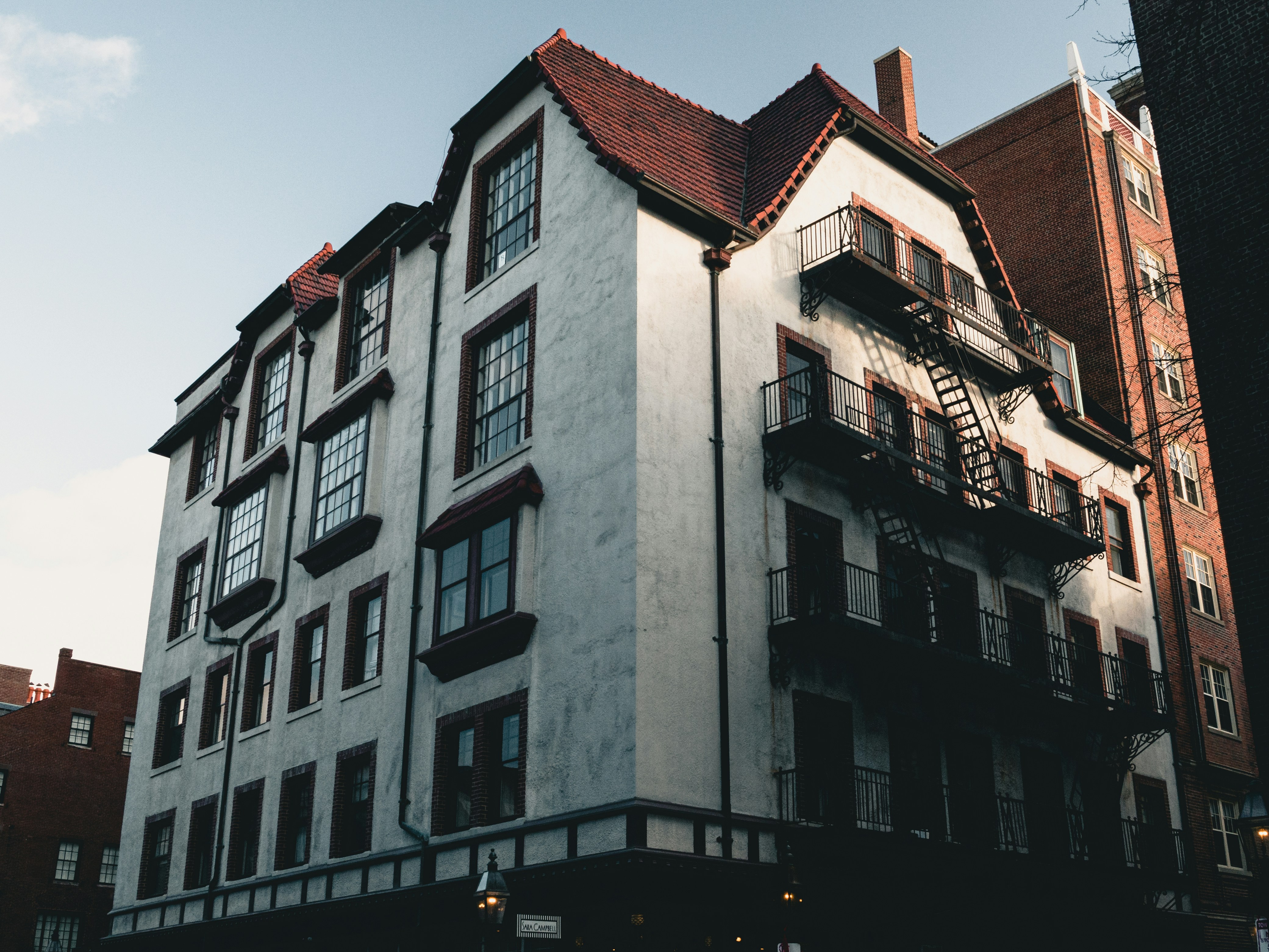 (what looks to be) a traditional east-coast apartment