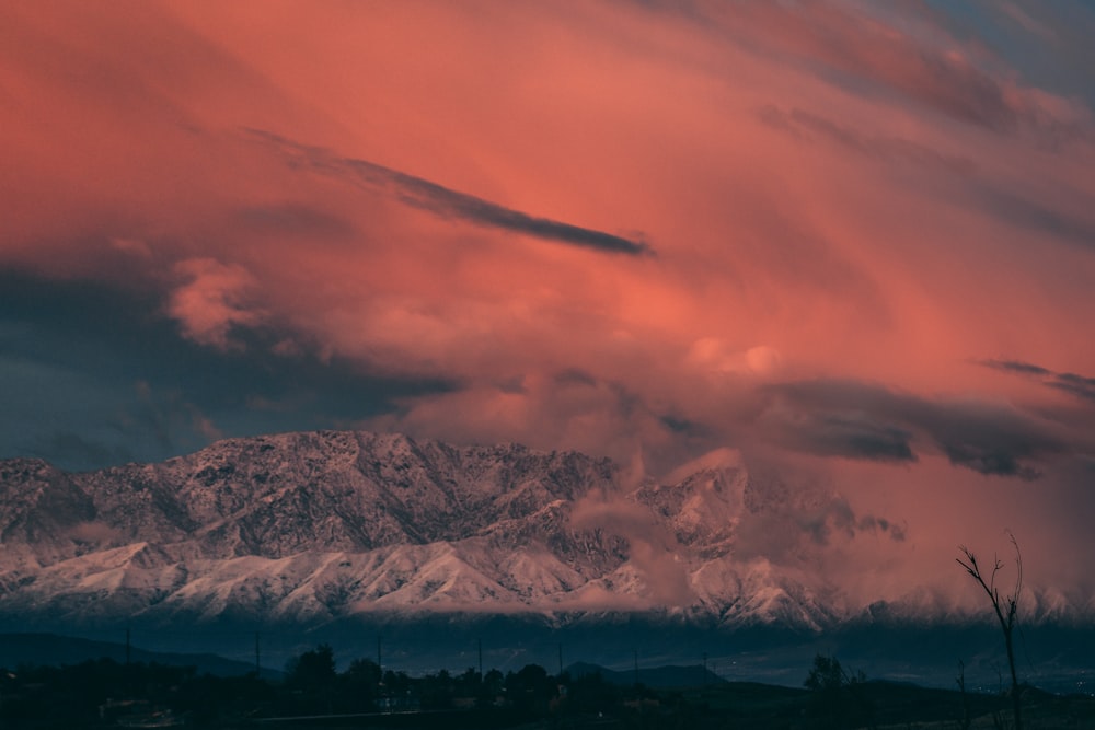 montagna innevata