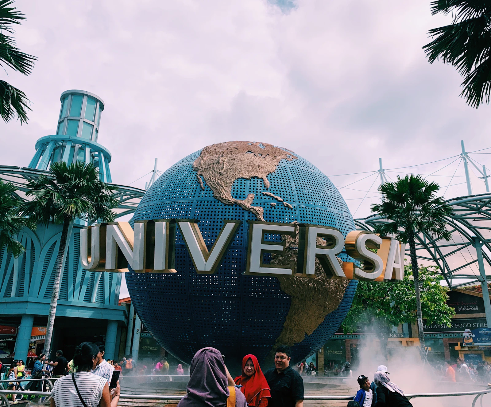 Ngày 2 lịch trình vui chơi đảo Sentosa Universal Studios