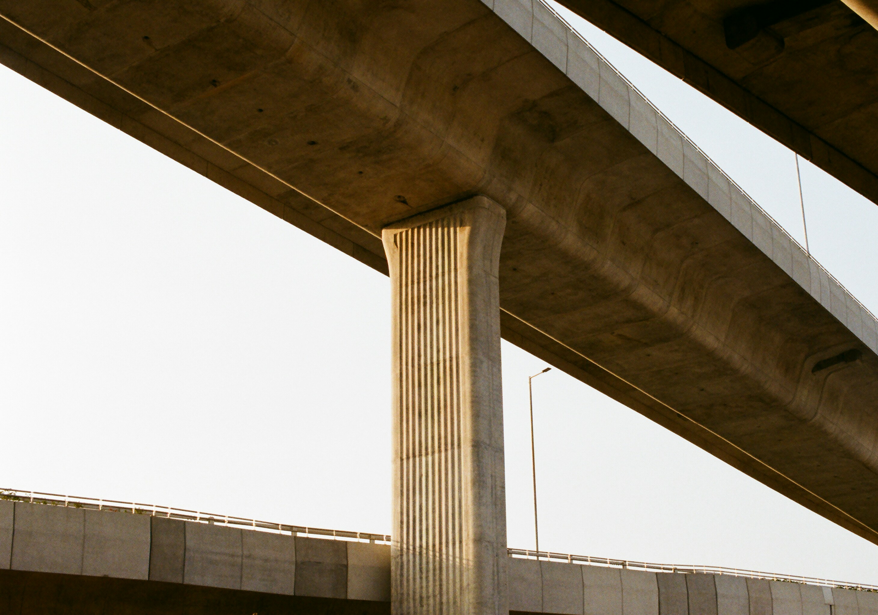 セルフヒーリングコンクリートは普及？自己治癒するインフラ材料関連画像