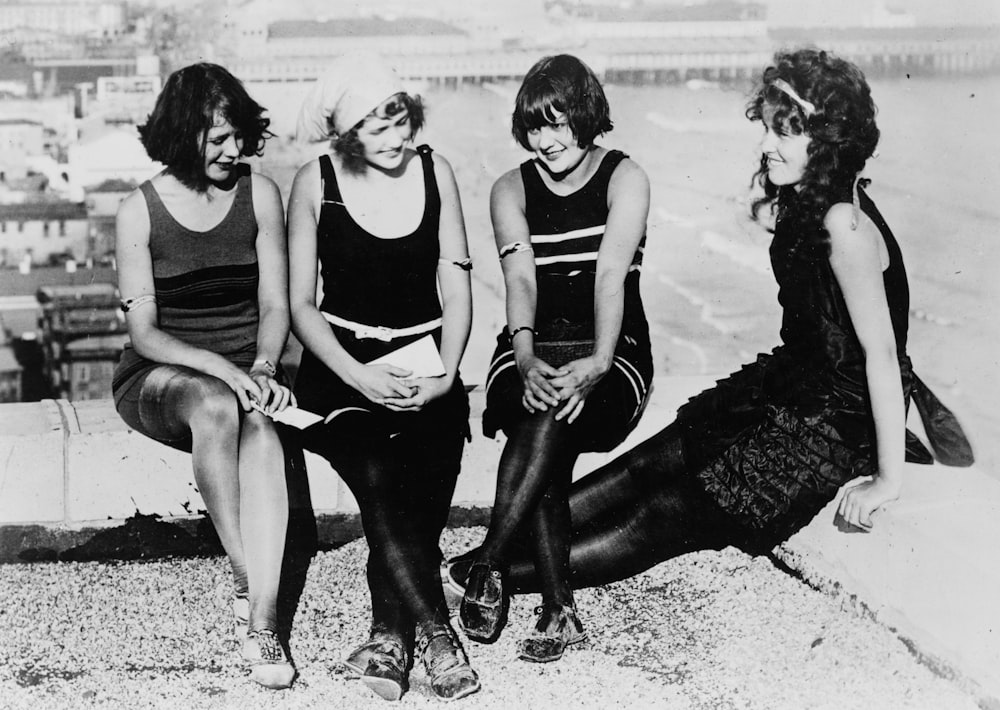 Bathing beaches - New York beauties at Atlantic City carnival.