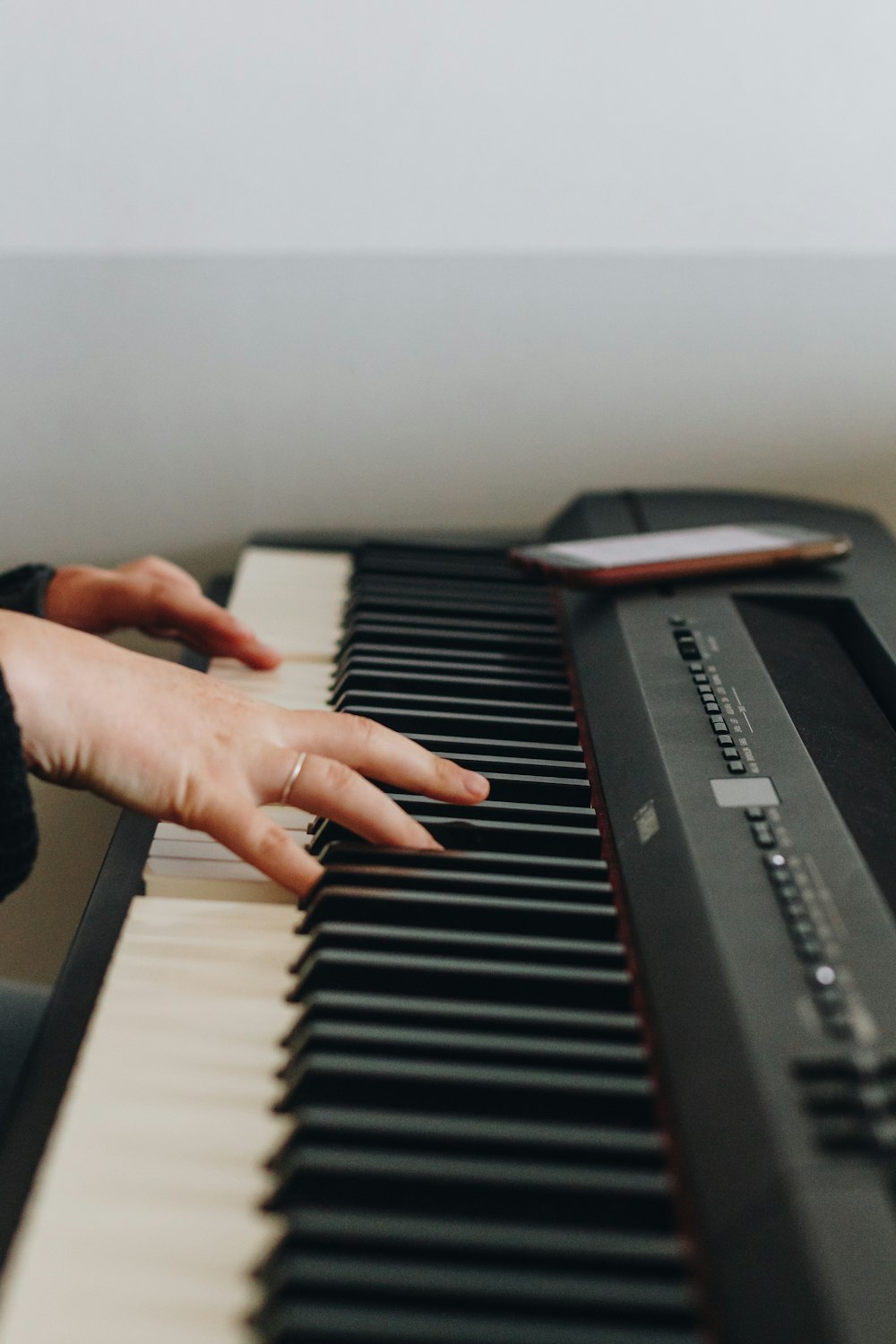 black electronic keyboard