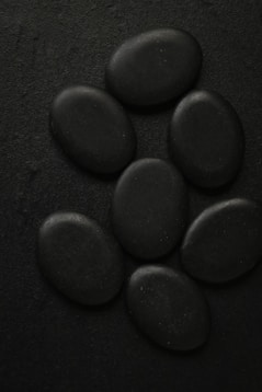 seven black pebbles