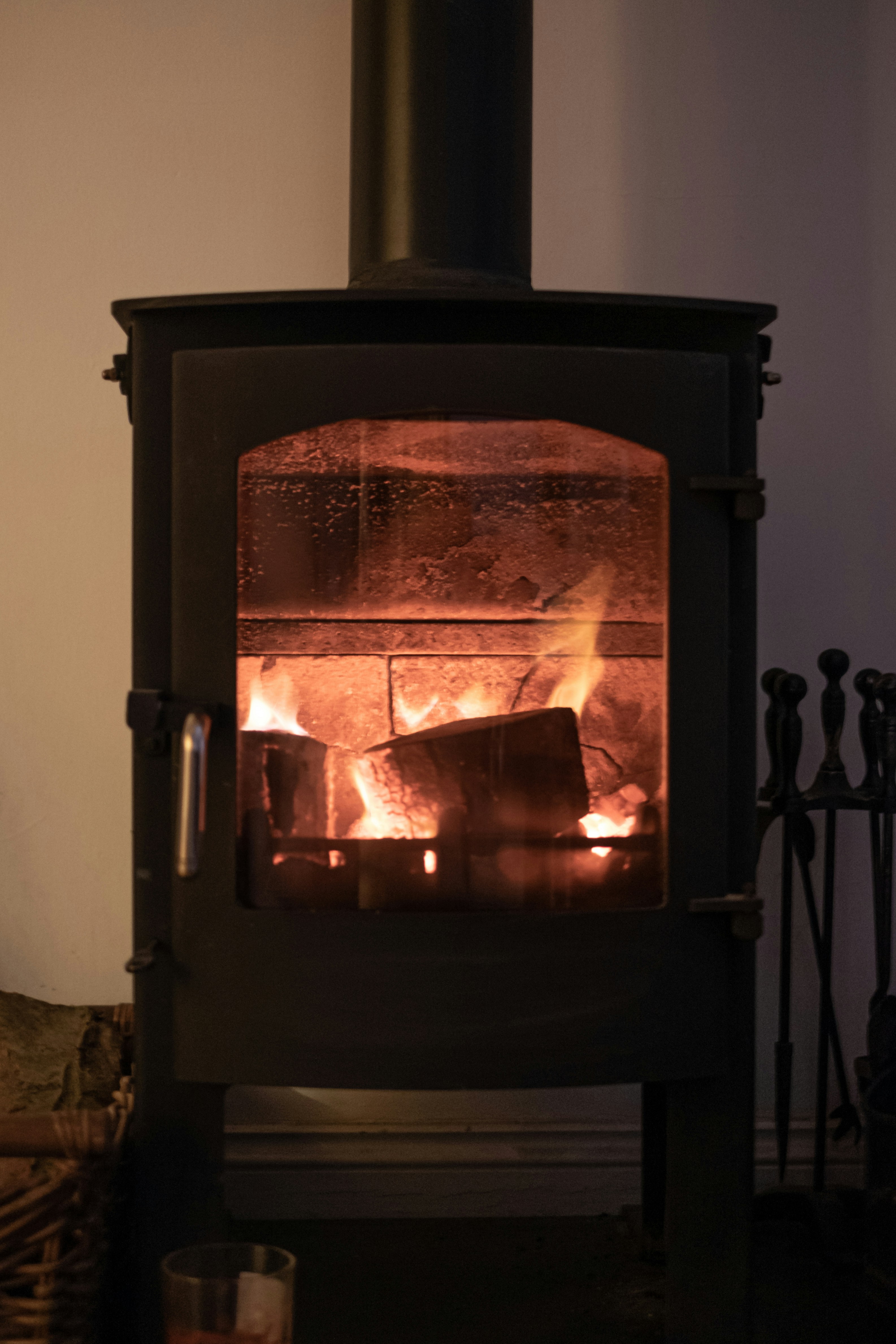 Fireplace With Fire Photo Free Fireplace Image On Unsplash