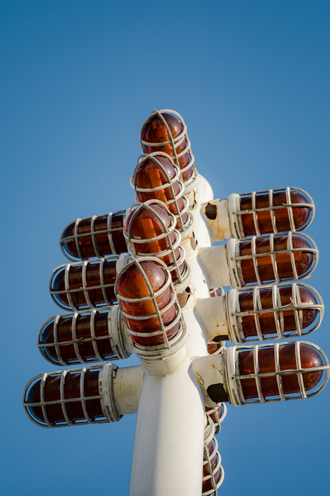 white and brown lamp post during daytime