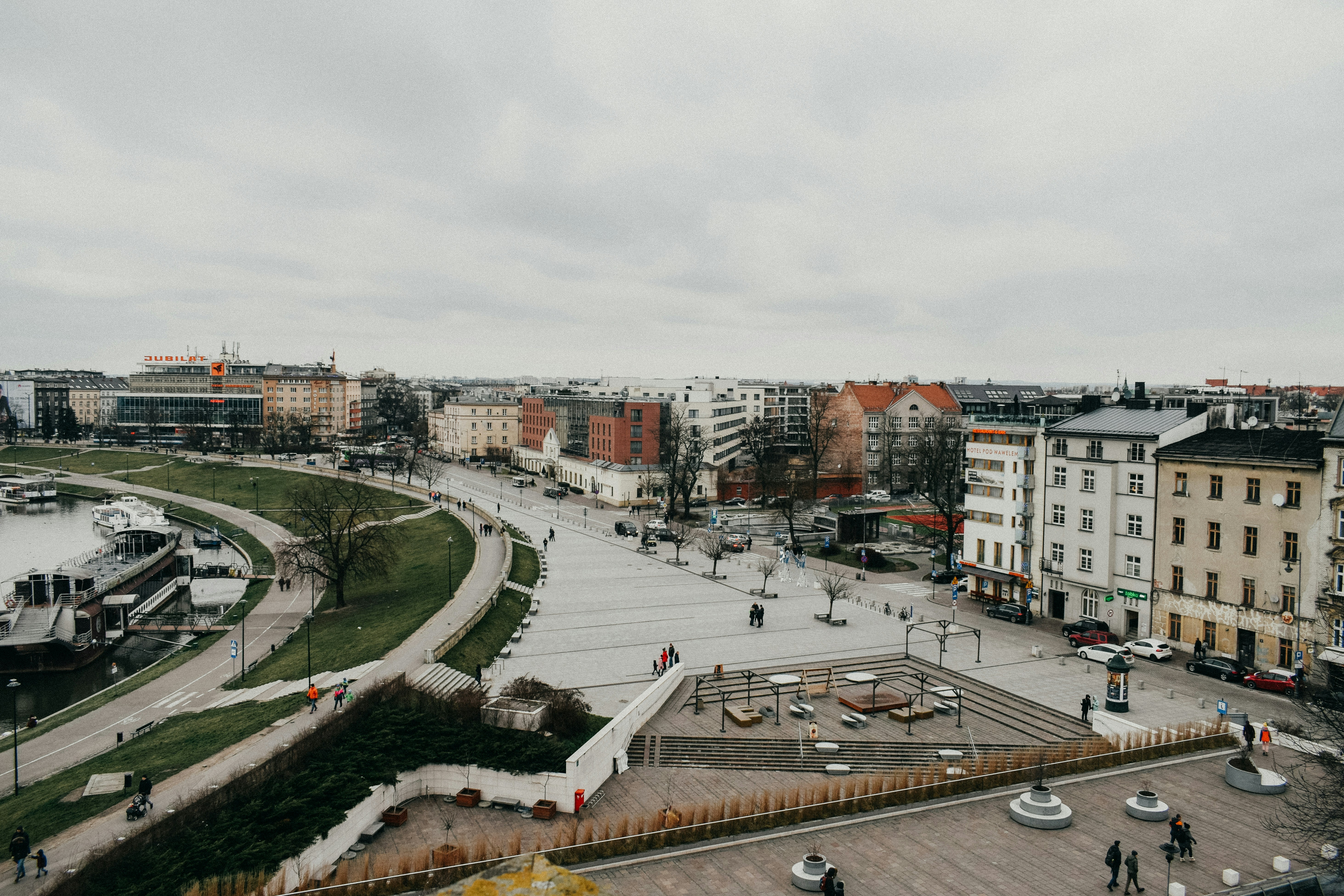 Photo by darya_tryfanava