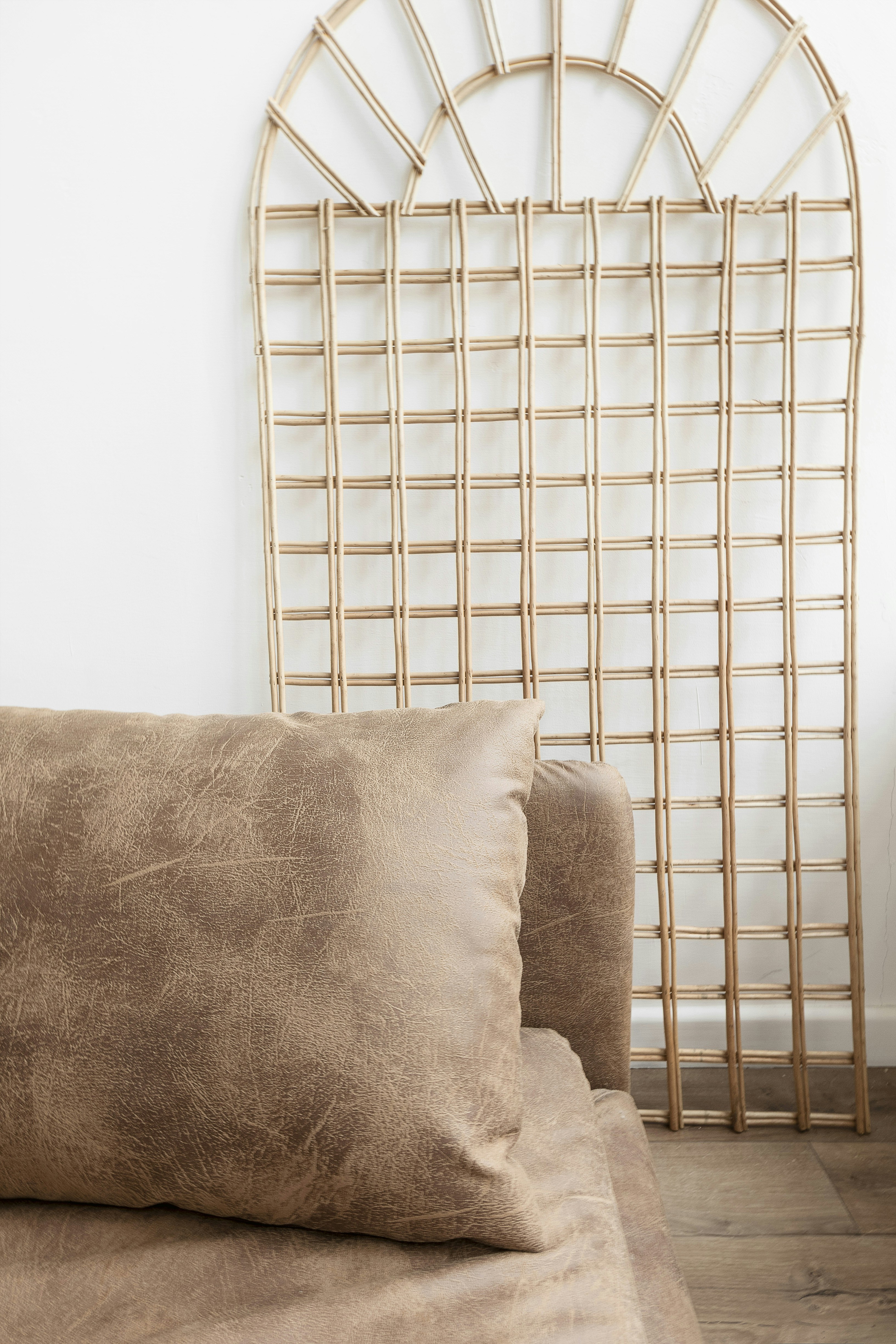 minimalist beige sofa, wallpaper, Japandi Sectional Couches: Style & Comfort 3