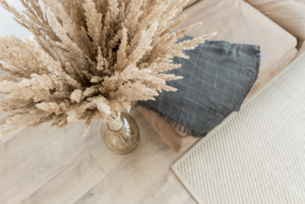 brown grass decor