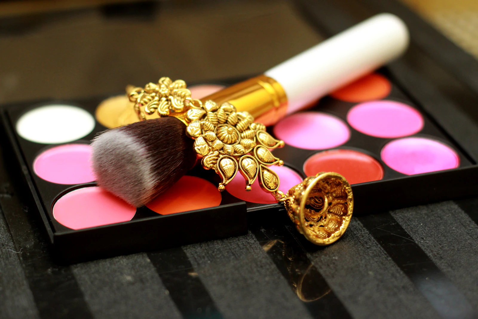 Traditional Indian gold bridal jewellery.
