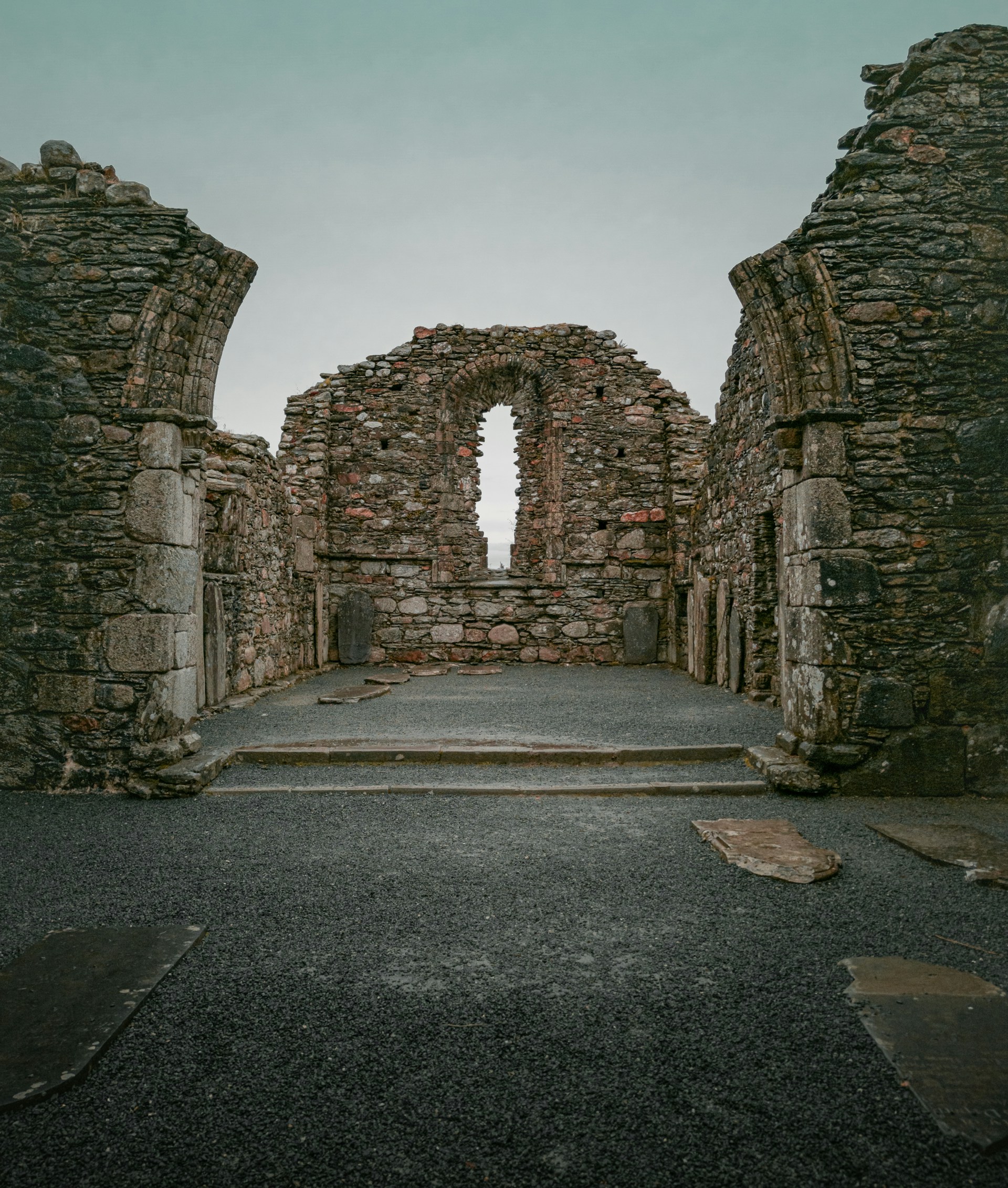 gray concrete building