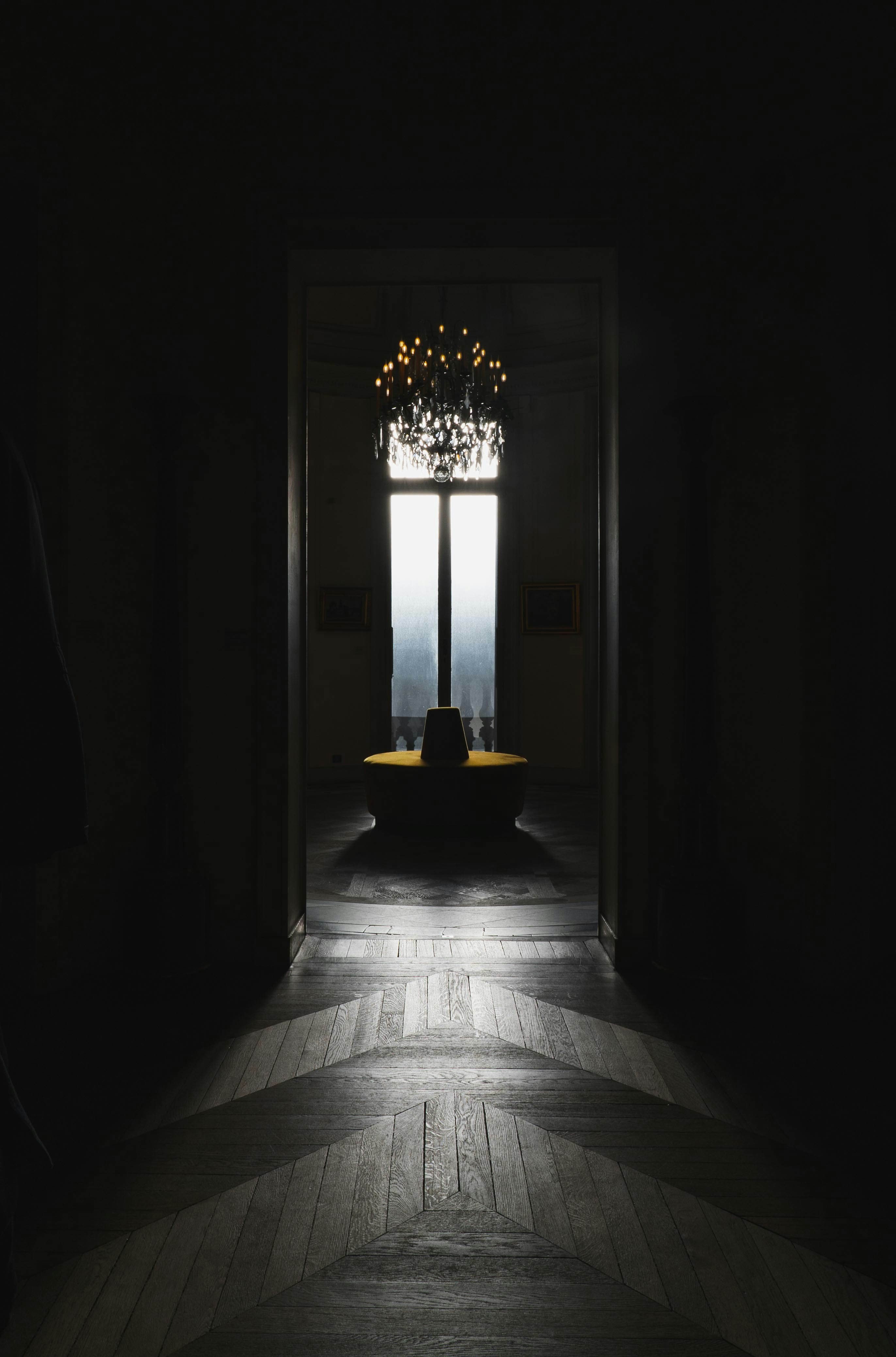luxury hallway bathtub, wallpaper, Trend: Traditional Bathtub in Hallway Design 6