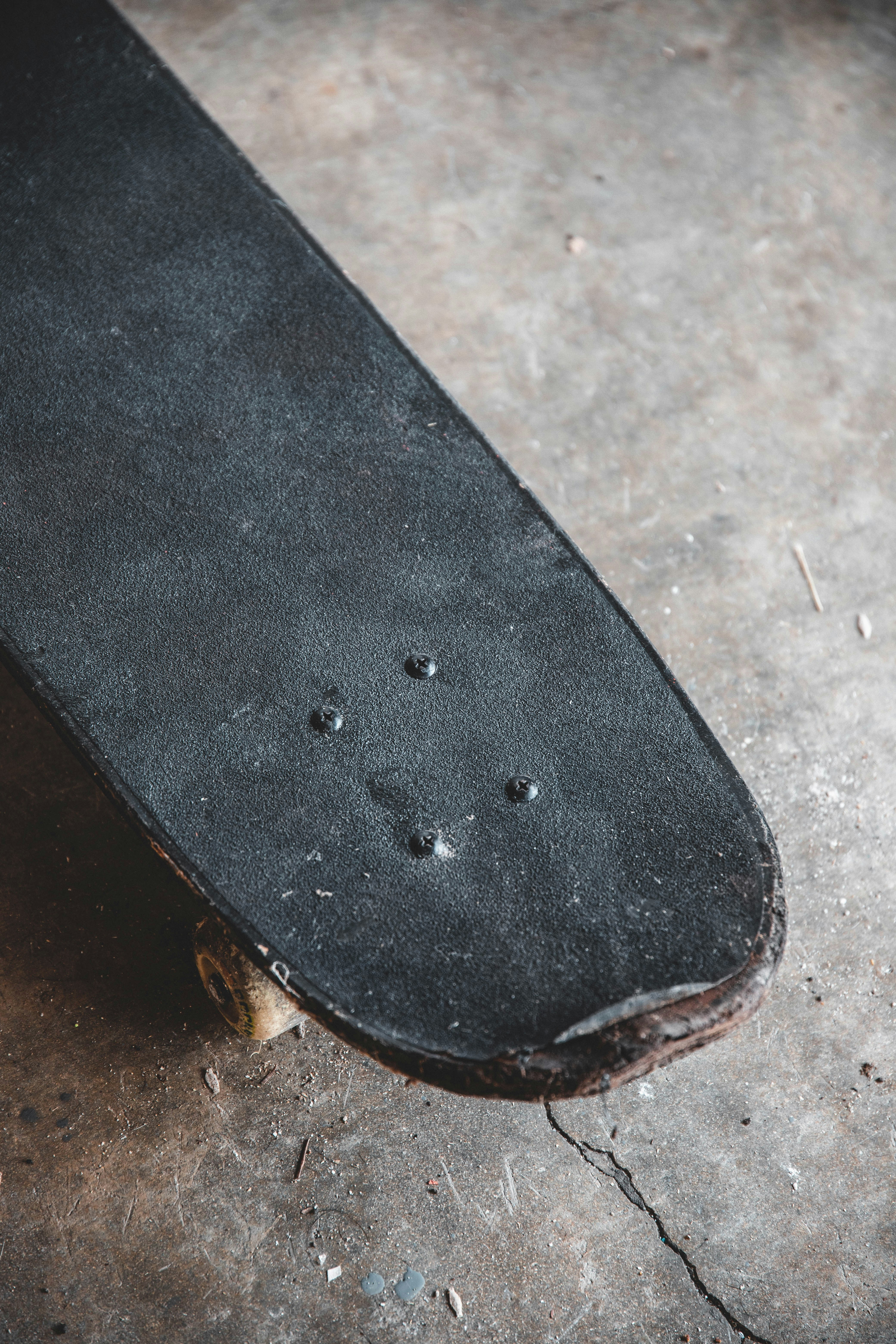black skateboard
