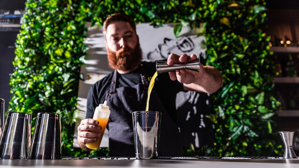 bartender pouring juice