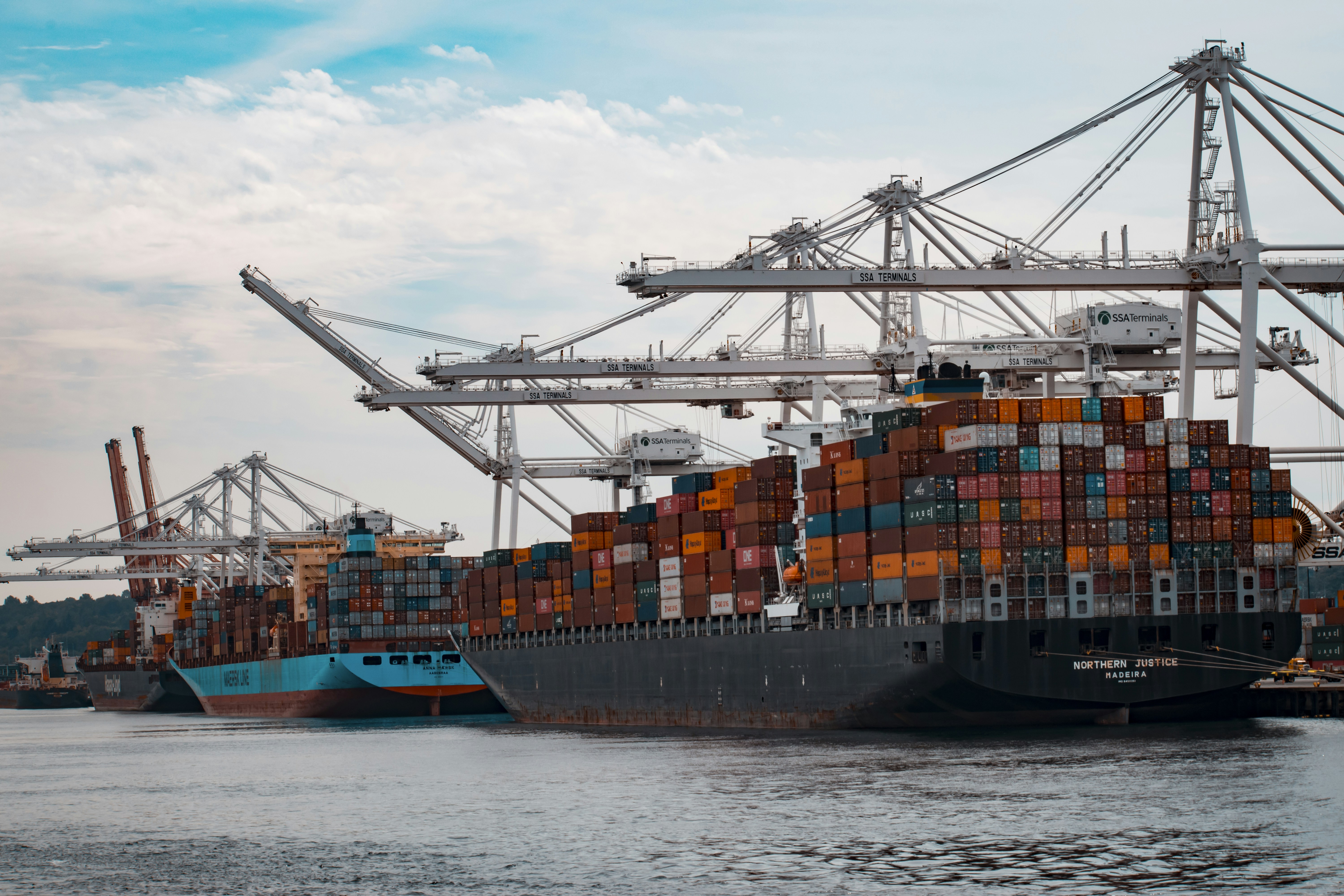 Satellite IoT can ensure holiday shipping runs smoothly