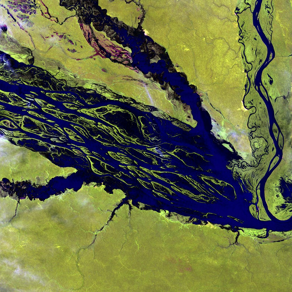 une image satellite d’un plan d’eau