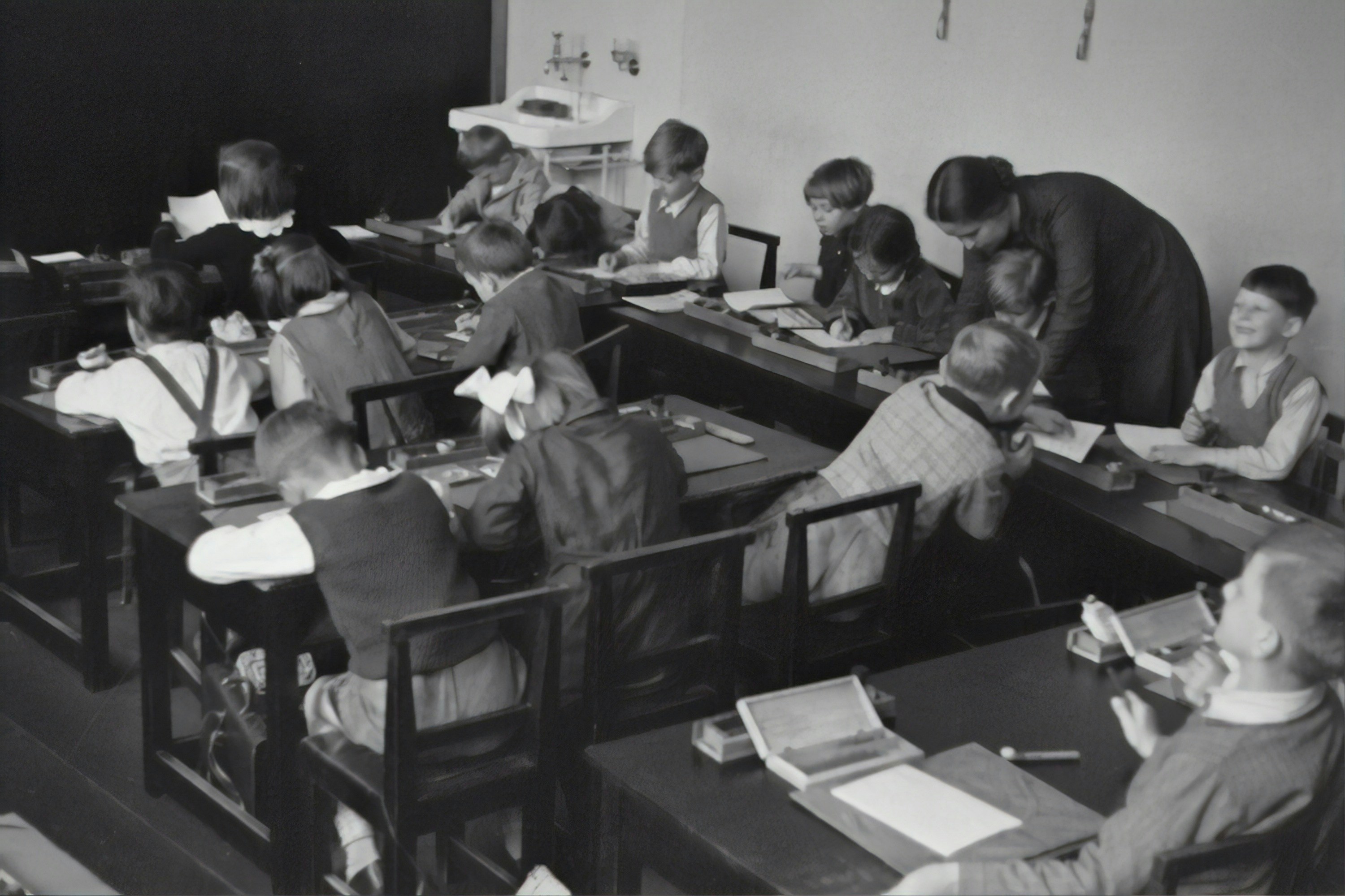 Glance into a classroom, 1935