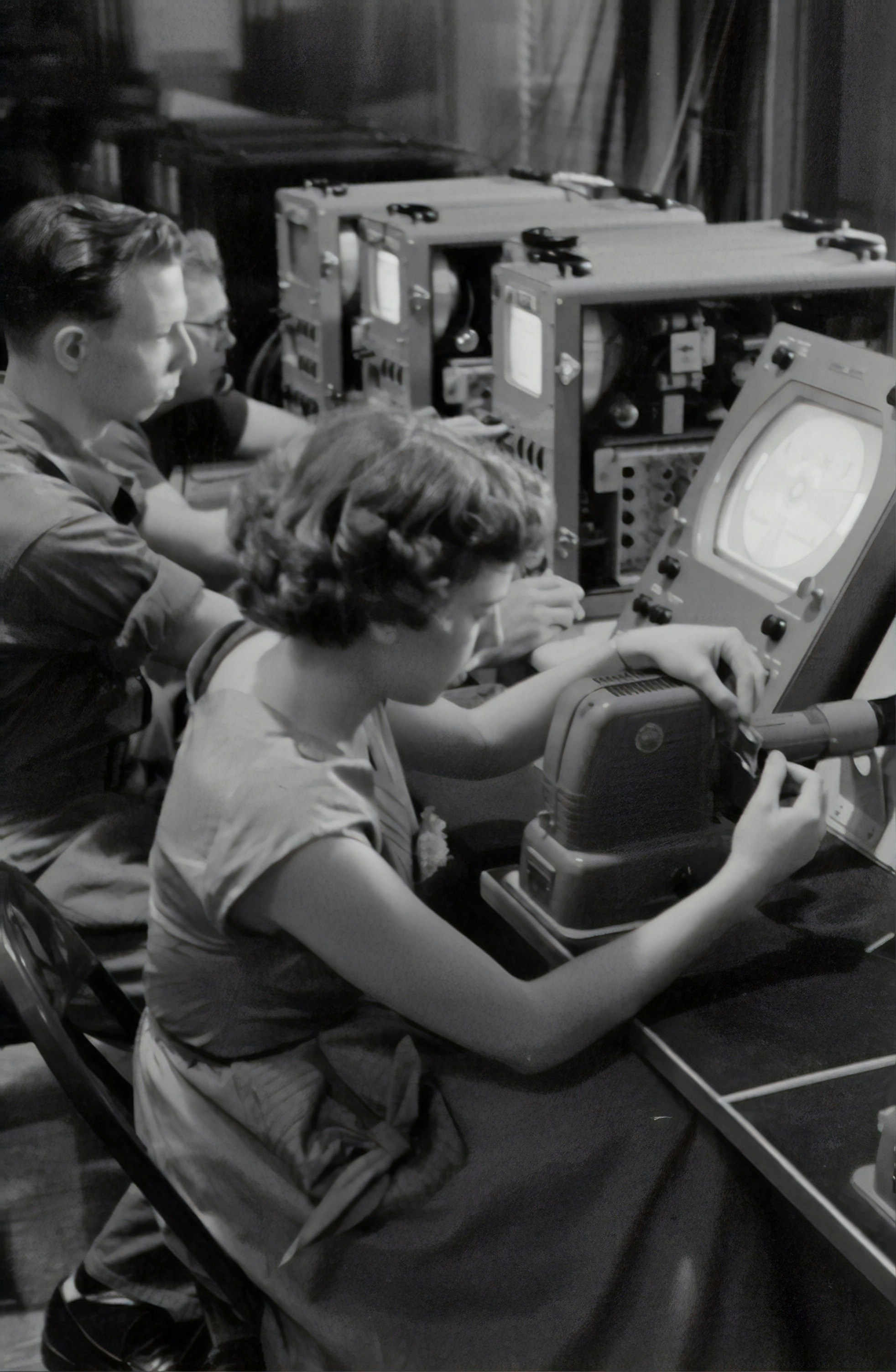 Students in front of screens, 1954