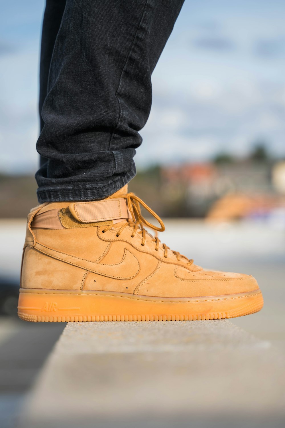 pair of brown Nike Air Force 1 high photo â Free Image on Unsplash