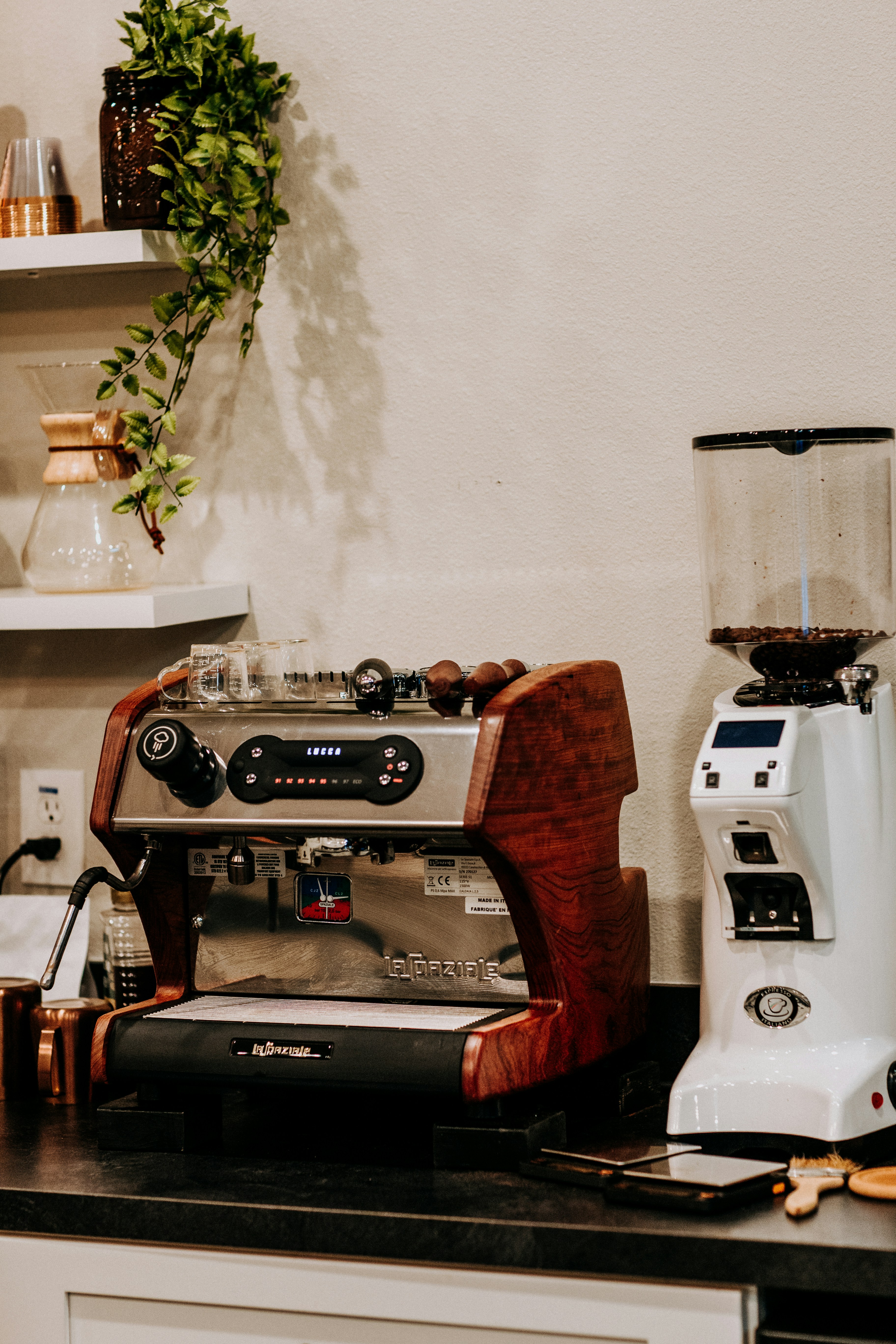 お値下げ‼️メーカー再販なし‼️】Nespresso エスプレッソマシン シルバー