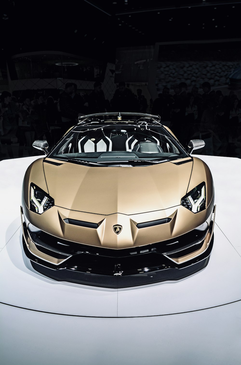 voiture de sport Lamborghini marron