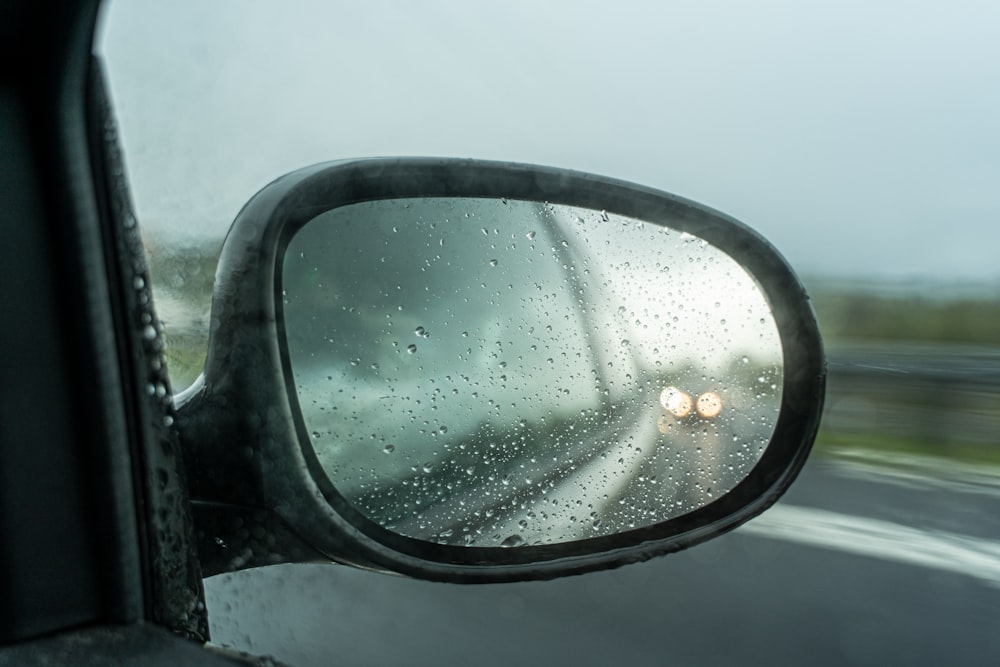 vehicle's right wing mirror