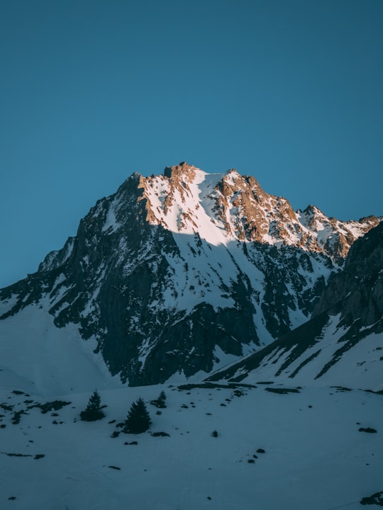 photo of Luz-Saint-Sauveur Glacial landform near Lac d'Oô