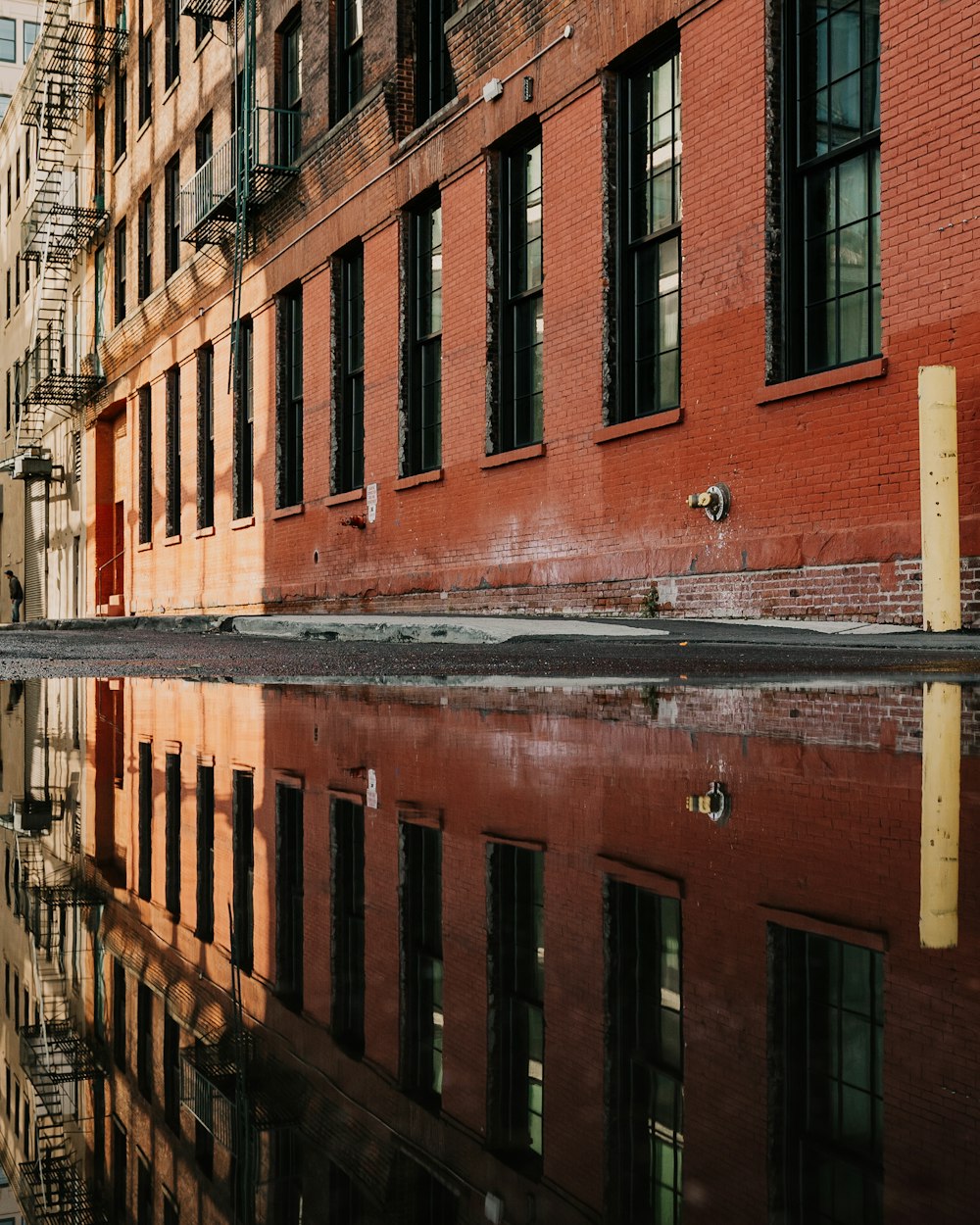 brown concrete building